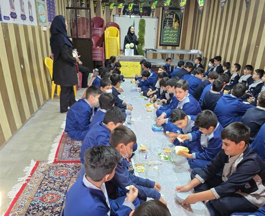 برگزاری جشنواره صبحانه سالم در مدرسه ایثار به مناسبت روز جهانی غذا