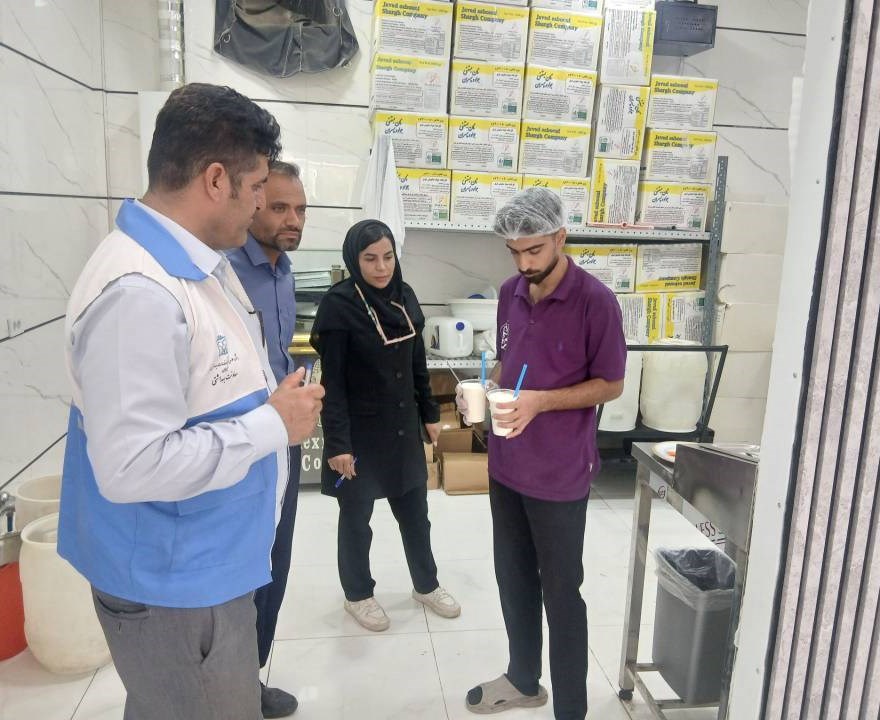 تداوم گشت های  مشترک تیم های بازرسی و نظارتی در جهت ارتقاء وضعیت بهداشتی مراکز تهیه و توزیع مواد غذایی و اماکن عمومی